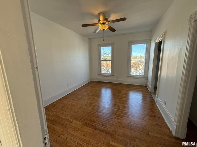 401 S EAST Street, Jacksonville, IL 62650