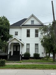 401 S EAST Street, Jacksonville, IL 62650