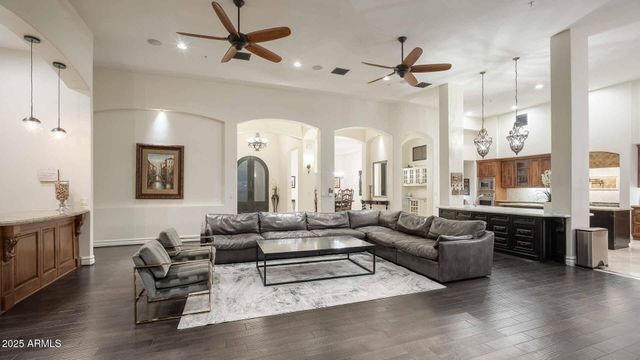 9300 N 58th Street, Paradise Valley, AZ 85253