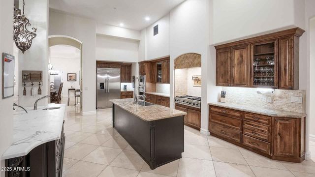 9300 N 58th Street, Paradise Valley, AZ 85253
