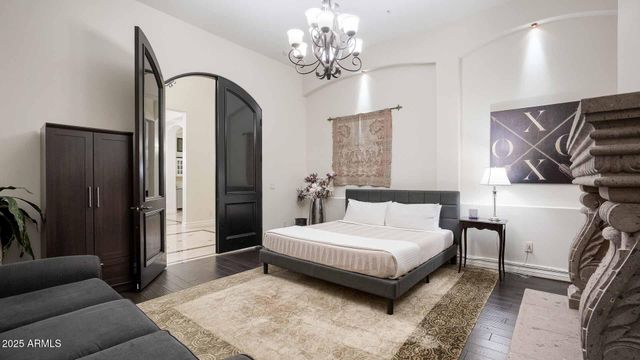 9300 N 58th Street, Paradise Valley, AZ 85253
