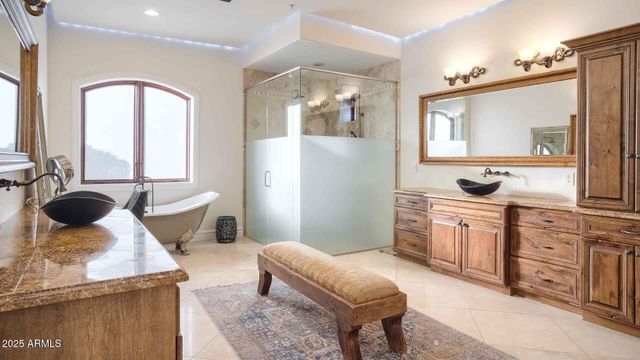 9300 N 58th Street, Paradise Valley, AZ 85253
