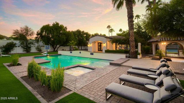 9300 N 58th Street, Paradise Valley, AZ 85253