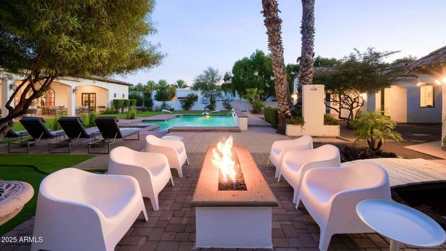 9300 N 58th Street, Paradise Valley, AZ 85253