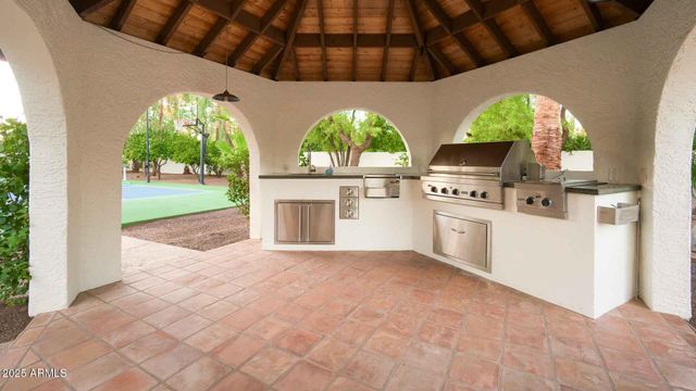 9300 N 58th Street, Paradise Valley, AZ 85253