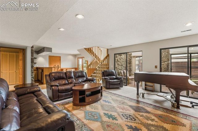 11 Kreg Lane, Manitou Springs, CO 80829