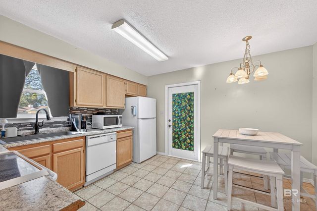 2 Magnolia Circle, Foley, AL 36535