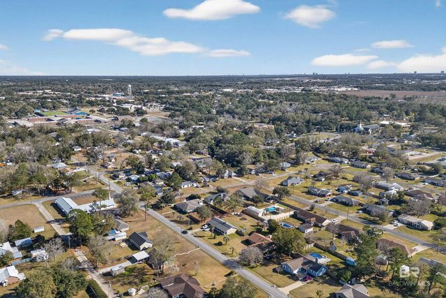 2 Magnolia Circle, Foley, AL 36535