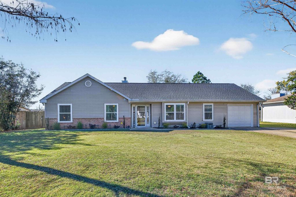 2 Magnolia Circle, Foley, AL 36535