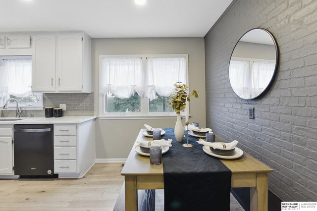 4323 Monroe Street, Omaha, NE 68107