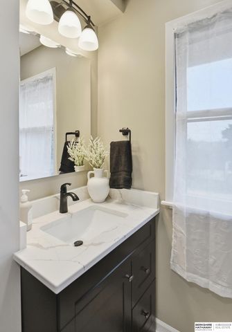 4323 Monroe Street, Omaha, NE 68107