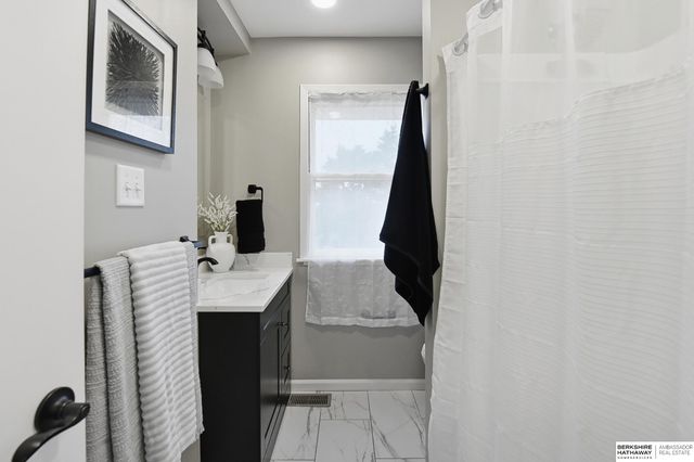 4323 Monroe Street, Omaha, NE 68107