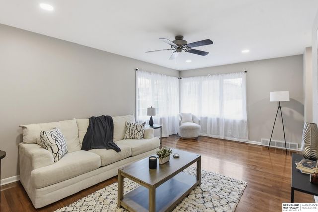 4323 Monroe Street, Omaha, NE 68107