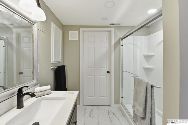 4323 Monroe Street, Omaha, NE 68107