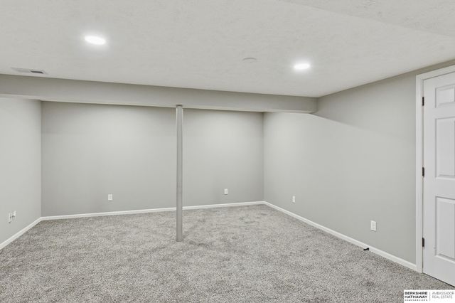 4323 Monroe Street, Omaha, NE 68107