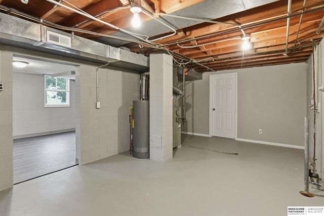 4323 Monroe Street, Omaha, NE 68107