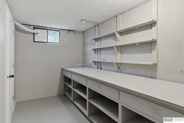 4323 Monroe Street, Omaha, NE 68107