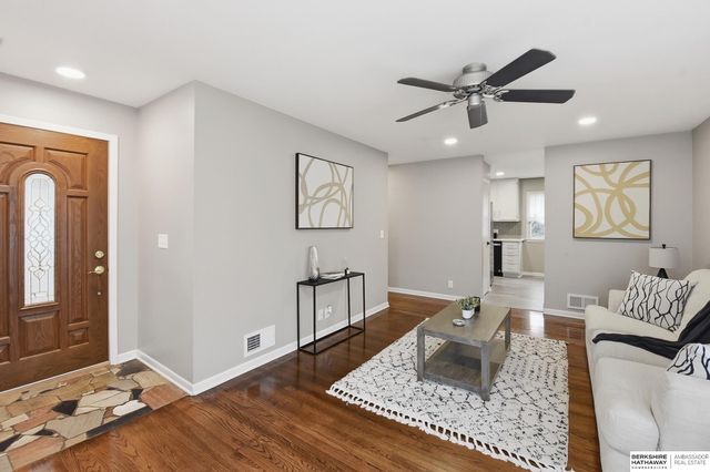 4323 Monroe Street, Omaha, NE 68107