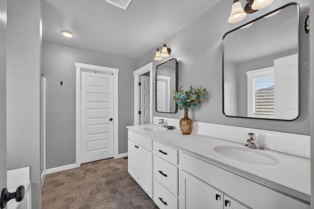 7102 S HEVER St, Cheney, WA 99004
