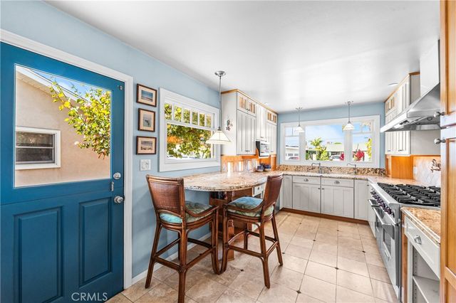800 Driftwood Avenue, Seal Beach, CA 90740
