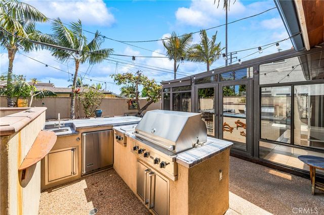 800 Driftwood Avenue, Seal Beach, CA 90740