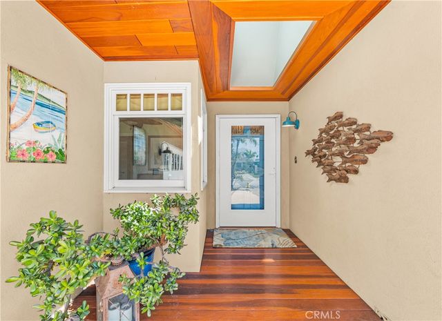 800 Driftwood Avenue, Seal Beach, CA 90740