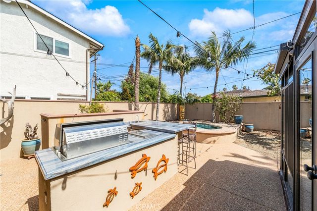 800 Driftwood Avenue, Seal Beach, CA 90740