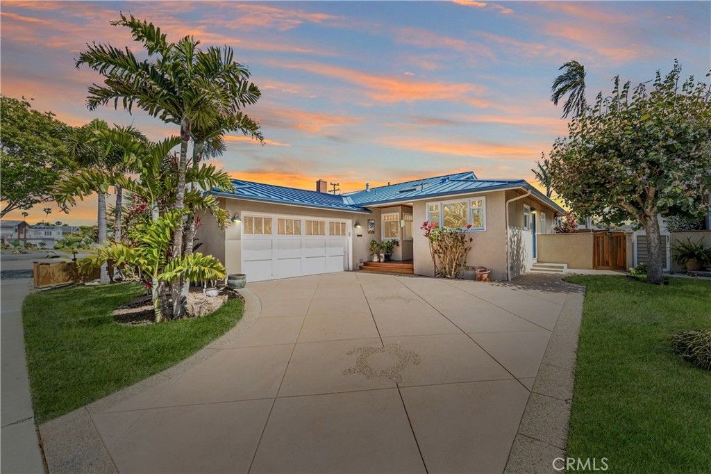 800 Driftwood Avenue, Seal Beach, CA 90740