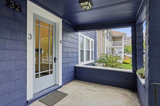 32 Eddy St 3, Waltham, MA 02453