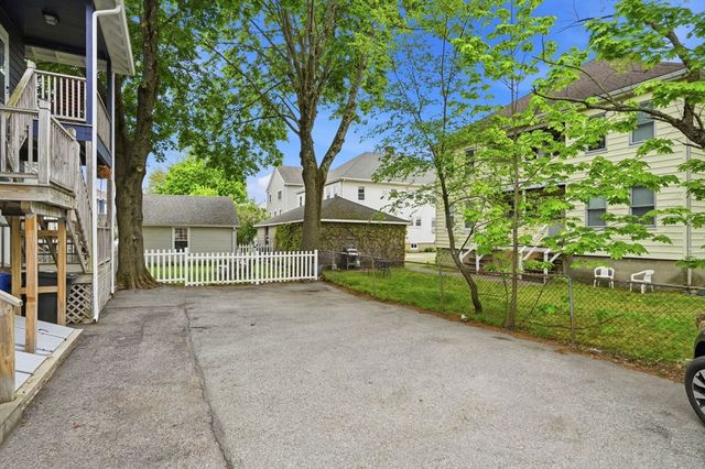 32 Eddy St 3, Waltham, MA 02453