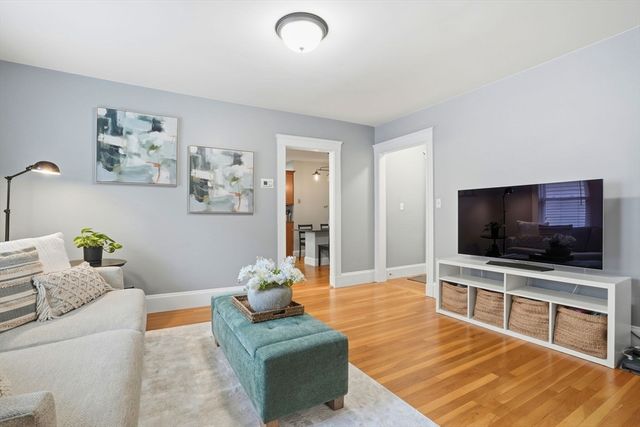32 Eddy St 3, Waltham, MA 02453