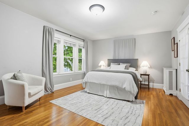 32 Eddy St 3, Waltham, MA 02453