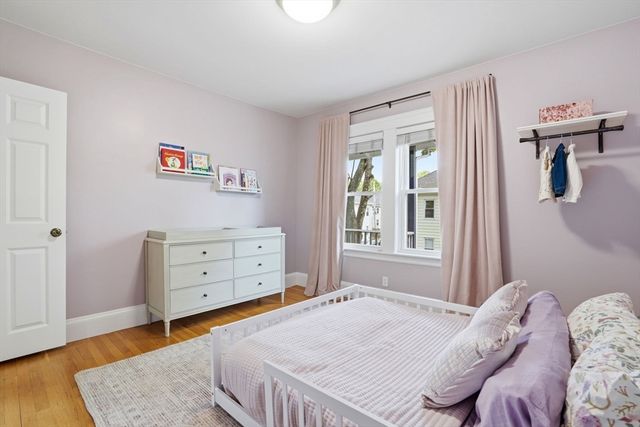 32 Eddy St 3, Waltham, MA 02453