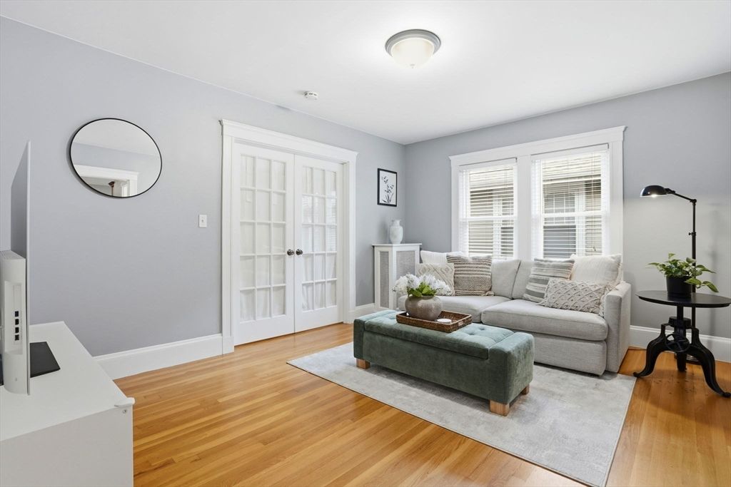 32 Eddy St 3, Waltham, MA 02453