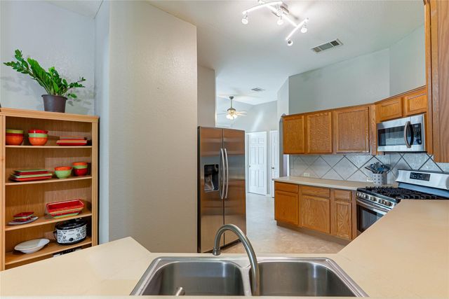 1408 Ridgewood DR, Leander, TX 78641