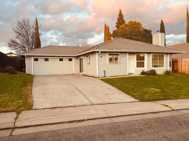 609 Oakshire Dr, Ione, CA 95640