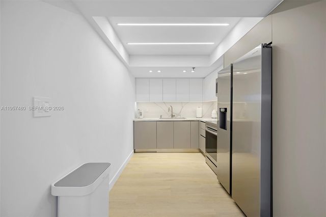 20505 E Country Club Dr 231, Aventura, FL 33180