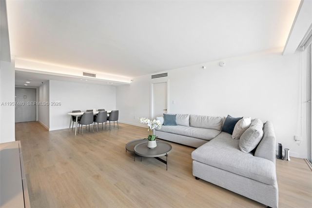 20505 E Country Club Dr 231, Aventura, FL 33180