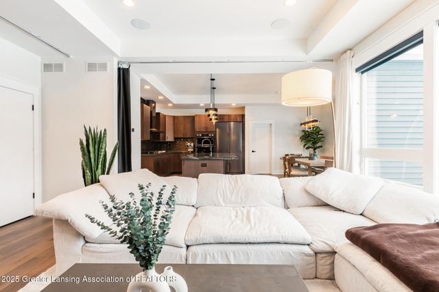 6077 Sleepy Hollow Lane, East Lansing, MI 48823