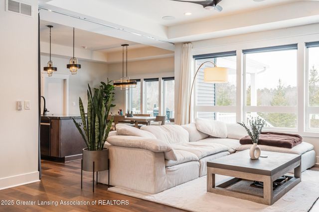 6077 Sleepy Hollow Lane, East Lansing, MI 48823