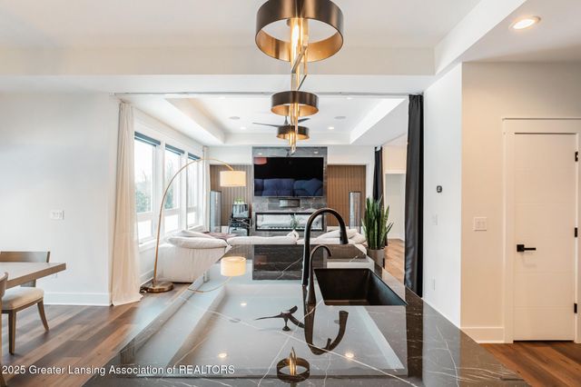 6077 Sleepy Hollow Lane, East Lansing, MI 48823