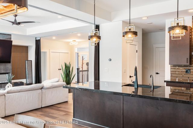 6077 Sleepy Hollow Lane, East Lansing, MI 48823