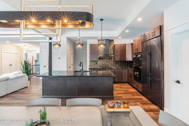 6077 Sleepy Hollow Lane, East Lansing, MI 48823