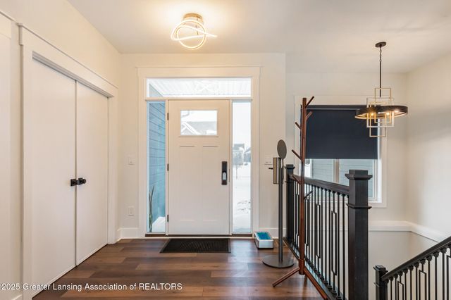 6077 Sleepy Hollow Lane, East Lansing, MI 48823