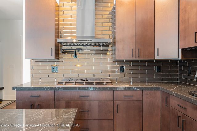 6077 Sleepy Hollow Lane, East Lansing, MI 48823