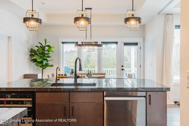 6077 Sleepy Hollow Lane, East Lansing, MI 48823