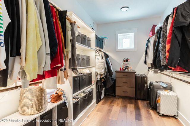 6077 Sleepy Hollow Lane, East Lansing, MI 48823