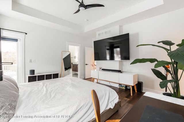 6077 Sleepy Hollow Lane, East Lansing, MI 48823