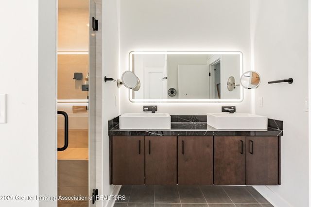 6077 Sleepy Hollow Lane, East Lansing, MI 48823