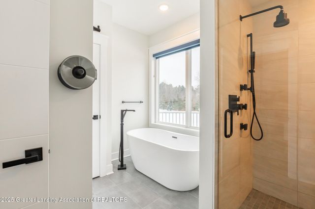 6077 Sleepy Hollow Lane, East Lansing, MI 48823